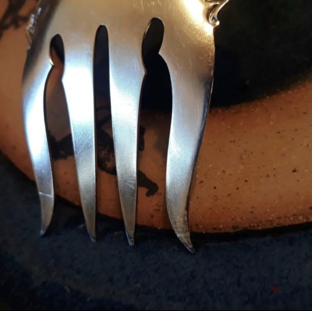 Rogers Bros 1847 "Berkshire" Salad Serving Fork, 8 3/4" Excellent 1895! - Picture 3 of 7